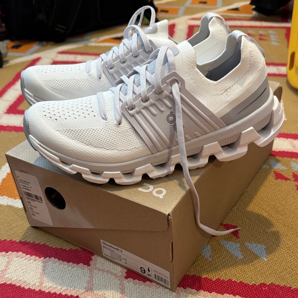 On Running Cloudswift 3 White and Frost Sneakers